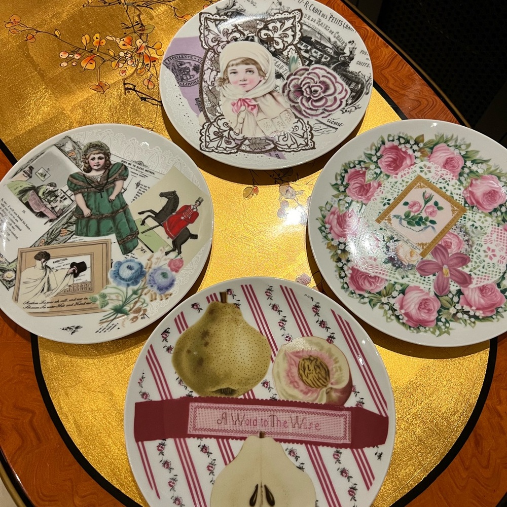 Set of 4 Gloria Vanderbilt Fond Memories Coquette Tastesetter Sigma 8" Plates